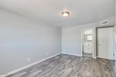 3221 W Echo Ln, Phoenix, AZ 85051 photo 18