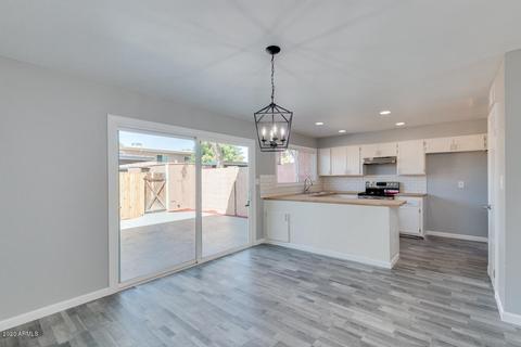3221 W Echo Ln, Phoenix, AZ 85051 photo 9
