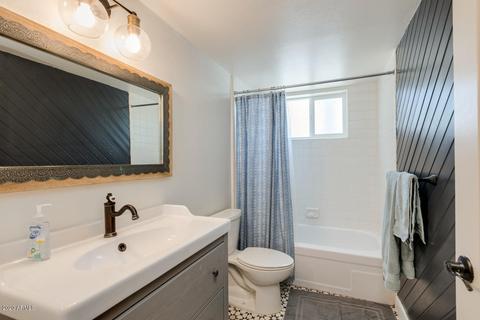 3541 E North Ln, Phoenix, AZ 85028 photo 24