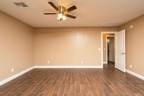 2914 E Michelle Dr, Phoenix, AZ 85032 photo 9