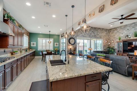 7661 S Barlow Dr, Gilbert, AZ 85298 photo 5