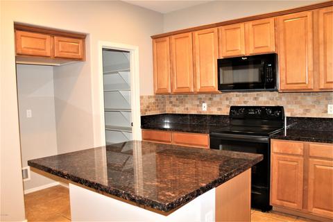 2037 S Starling Dr, Gilbert, AZ 85295 photo 4