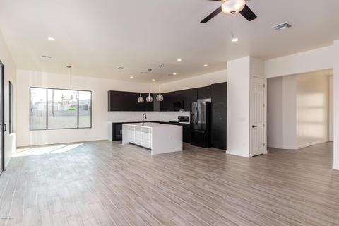 702 W Buist Ave, Phoenix, AZ 85041 photo 4