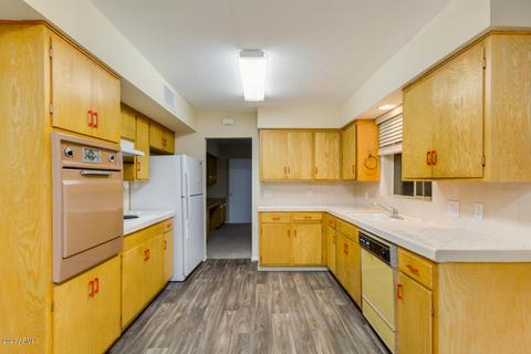 612 E Winter Dr, Phoenix, AZ 85020 photo 5