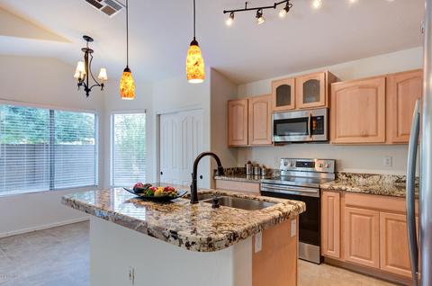559 W Scott Ave, Gilbert, AZ 85233 photo 6