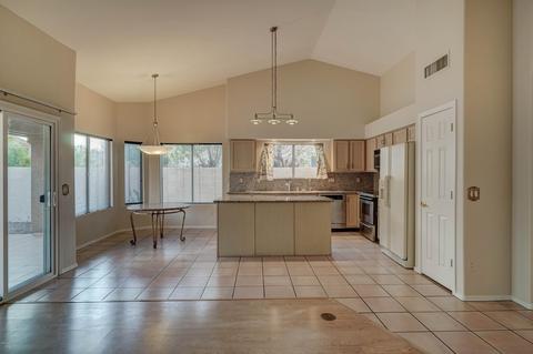 4207 E Cathedral Rock Dr, Phoenix, AZ 85044 photo 9