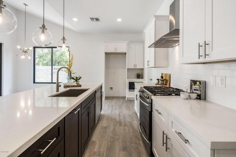 4038 E Campus Dr, Phoenix, AZ 85018 photo 8