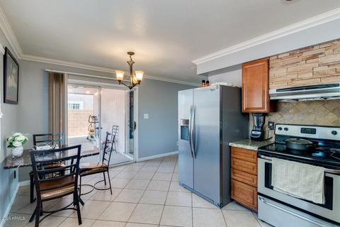 8528 W Mitchell Dr, Phoenix, AZ 85037 photo 6