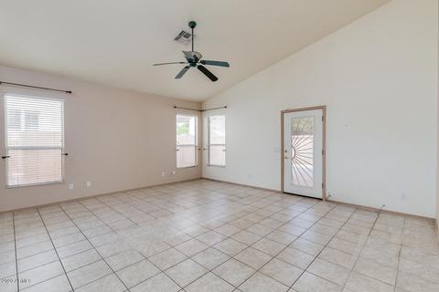 2069 E Huron Ct, Gilbert, AZ 85234 photo 7