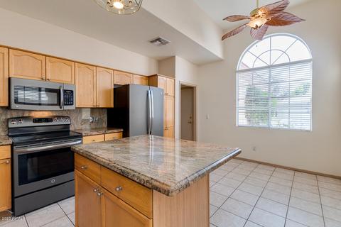 2069 E Huron Ct, Gilbert, AZ 85234 photo 13