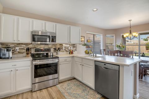 4826 E Melinda Ln, Phoenix, AZ 85054 photo 9