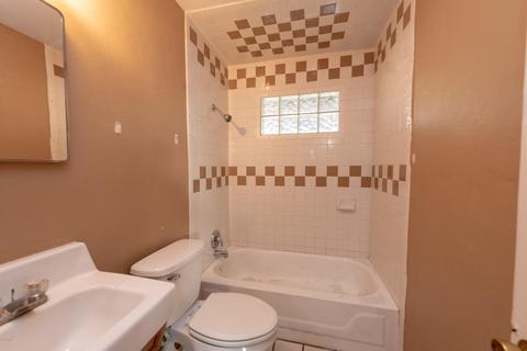 8239 N 29th Dr, Phoenix, AZ 85051 photo 11