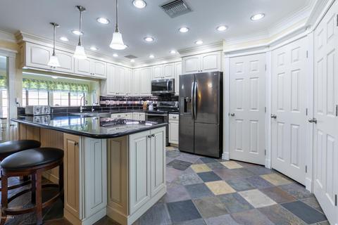 2312 E Concorda Dr, Tempe, AZ 85282 photo 2