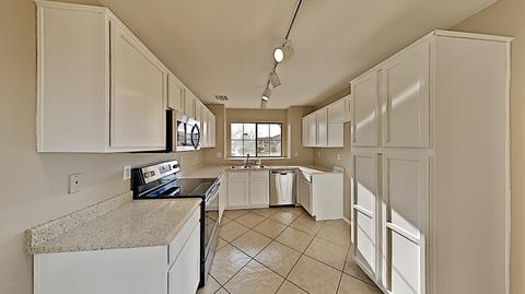 6237 S 15th Dr, Phoenix, AZ 85041 photo 5