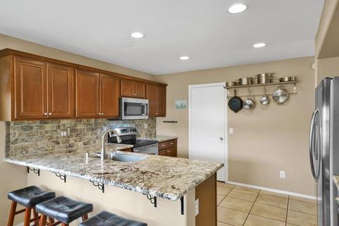 4717 E Lone Cactus Dr, Phoenix, AZ 85050 photo 6