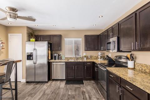 3055 E Hononegh Dr, Phoenix, AZ 85050 photo 10