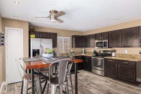 3055 E Hononegh Dr, Phoenix, AZ 85050 photo 12