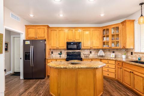 3917 E Brooks Farm Rd, Gilbert, AZ 85298 photo 4