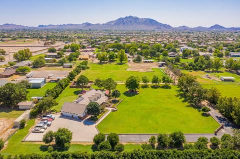 3917 E Brooks Farm Rd, Gilbert, AZ 85298 photo 8