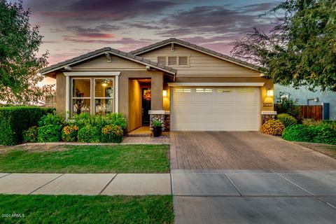 4042 E Amber Ln, Gilbert, AZ 85296 photo 2