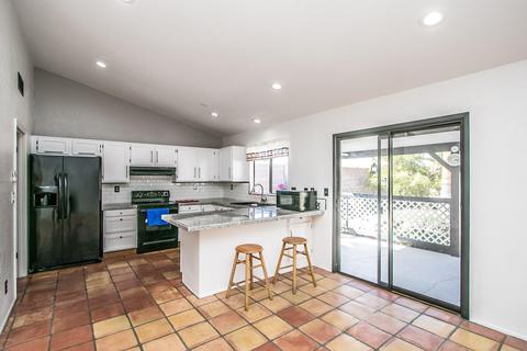 3066 E John Cabot Dr, Phoenix, AZ 85032 photo 8