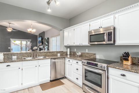 4639 E Michelle Dr, Phoenix, AZ 85032 photo 9