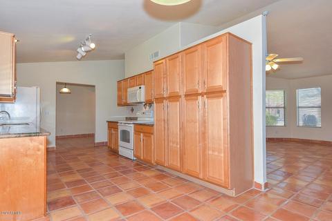 4810 E Abraham Ln, Phoenix, AZ 85054 photo 9