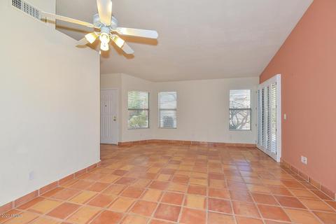 4810 E Abraham Ln, Phoenix, AZ 85054 photo 6