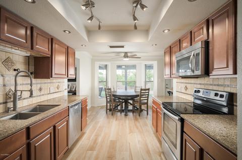 2716 E Laurel Ln, Phoenix, AZ 85028 photo 7