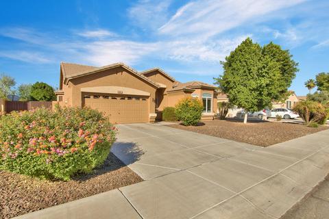 146 E Gail Dr, Gilbert, AZ 85296 photo 3