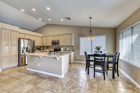 6331 E Rochelle St, Mesa, AZ 85215 photo 4