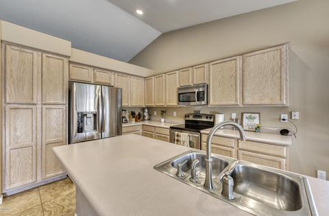 6331 E Rochelle St, Mesa, AZ 85215 photo 2