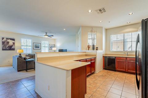 2820 E Dunbar Dr, Phoenix, AZ 85042 photo 2