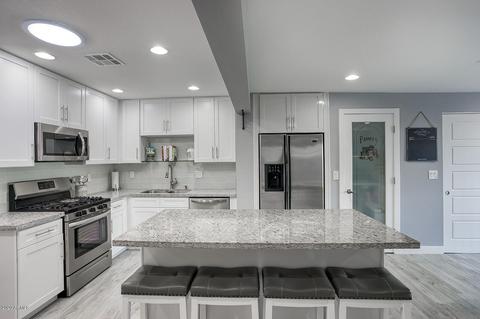 1828 E Cheery Lynn Rd, Phoenix, AZ 85016 photo 5