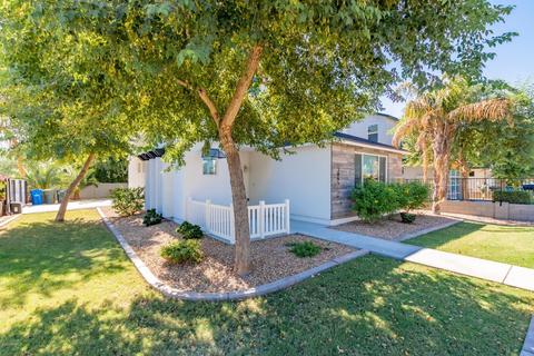 3865 Earll Dr, Phoenix, AZ 85018 photo 2