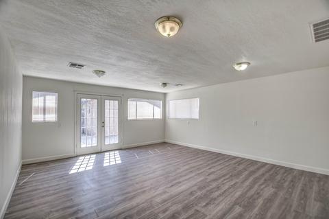 7629 W Heatherbrae Dr, Phoenix, AZ 85033 photo 15