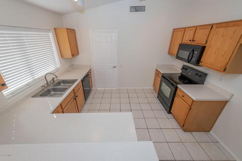 3354 E Lavey Ln, Phoenix, AZ 85032 photo 11