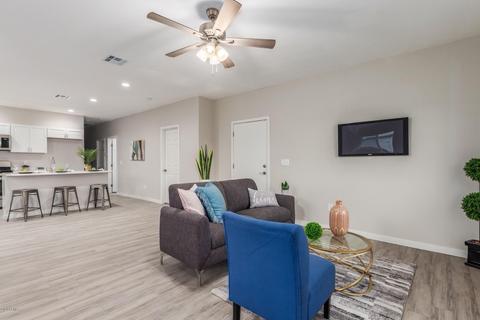 4446 S 9th St, Phoenix, AZ 85040 photo 2
