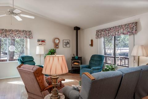 2933 S Woods Dr, Overgaard, AZ 85933 photo 3