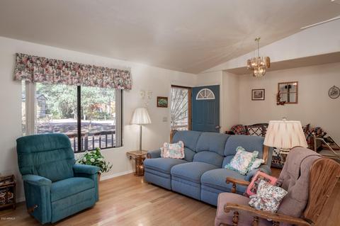 2933 S Woods Dr, Overgaard, AZ 85933 photo 4