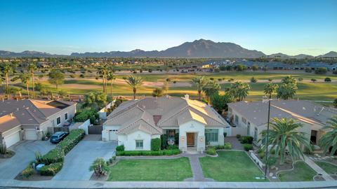 4053 E Meadowview Dr, Gilbert, AZ 85298 photo 2