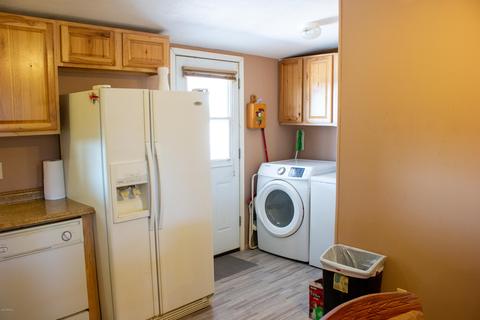 208 N Wickiup Rd, Apache Junction, AZ 85119 photo 12
