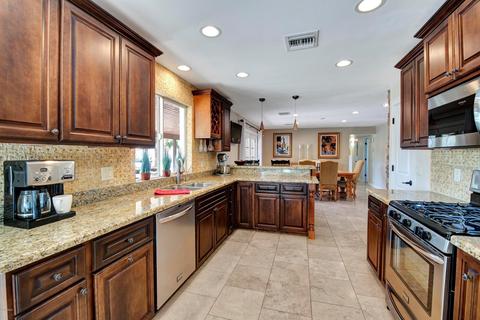 4243 E Mercer Ln, Phoenix, AZ 85028 photo 6