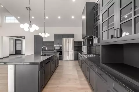 5055 E Mitchell Dr, Phoenix, AZ 85018 photo 9