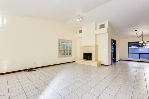 2524 E Paradise Dr, Phoenix, AZ 85028 photo 3