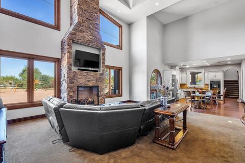 2430 E Vaughn Ave, Gilbert, AZ 85234 photo 11