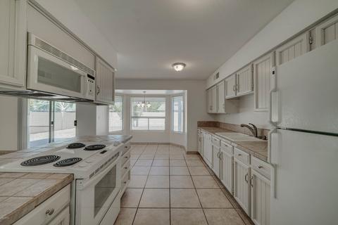 3302 E Angela Dr, Phoenix, AZ 85032 photo 9