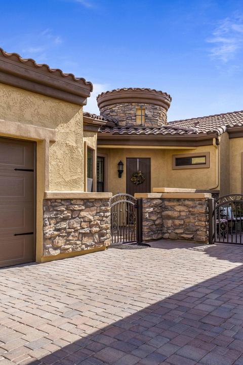 1815 N Red Clf, Mesa, AZ 85207 photo 1
