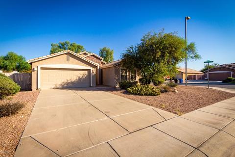 760 Eagle Ln, Gilbert, AZ 85296 photo 2