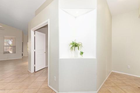760 Eagle Ln, Gilbert, AZ 85296 photo 4